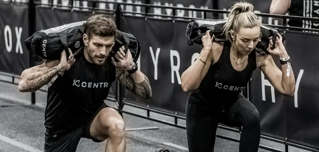 Weighted Lunges exercise in HYROX training Sorrento